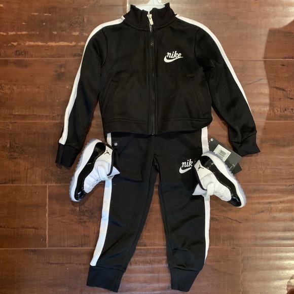 ⚫️⚪️Nike Icon Jacket & Pants Set